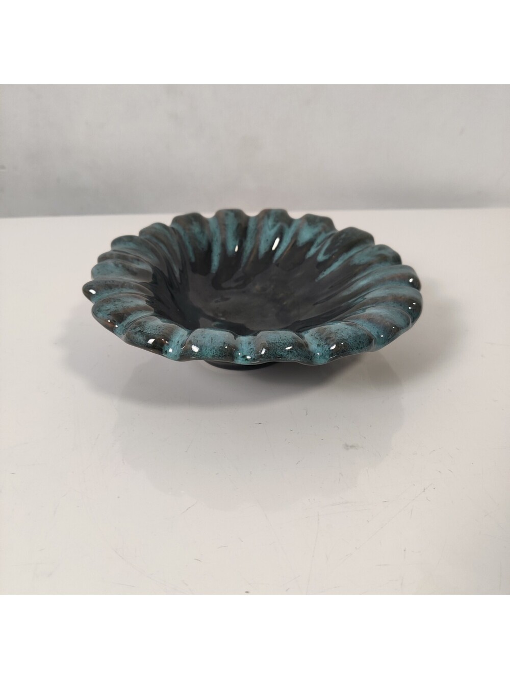 Vintage Studio Art Pottery Fluted Scalloped Bowl Teal Blue Black Drip Glaze